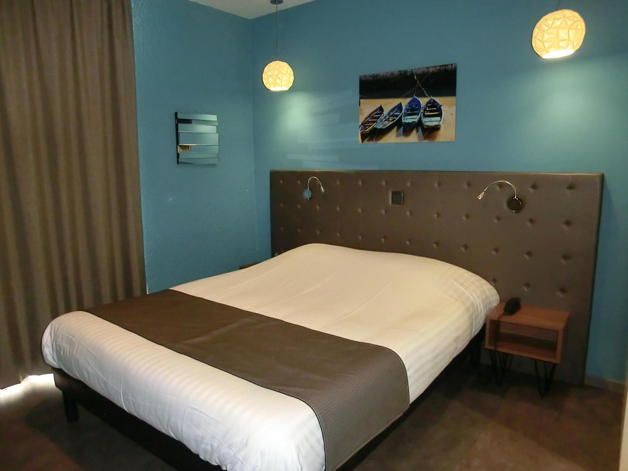 Hotel Sur Le Quai Пор-Вандр Номер фото