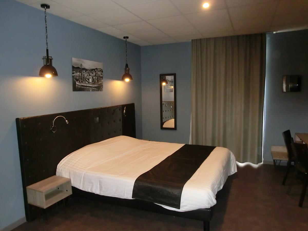 Hotel Sur Le Quai Пор-Вандр Экстерьер фото