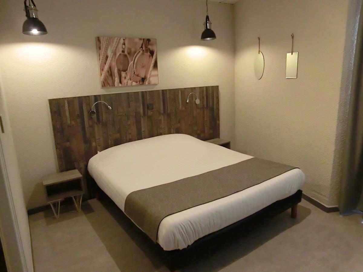 Hotel Sur Le Quai Пор-Вандр Экстерьер фото