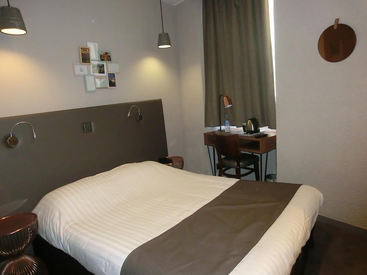 Hotel Sur Le Quai Пор-Вандр Экстерьер фото