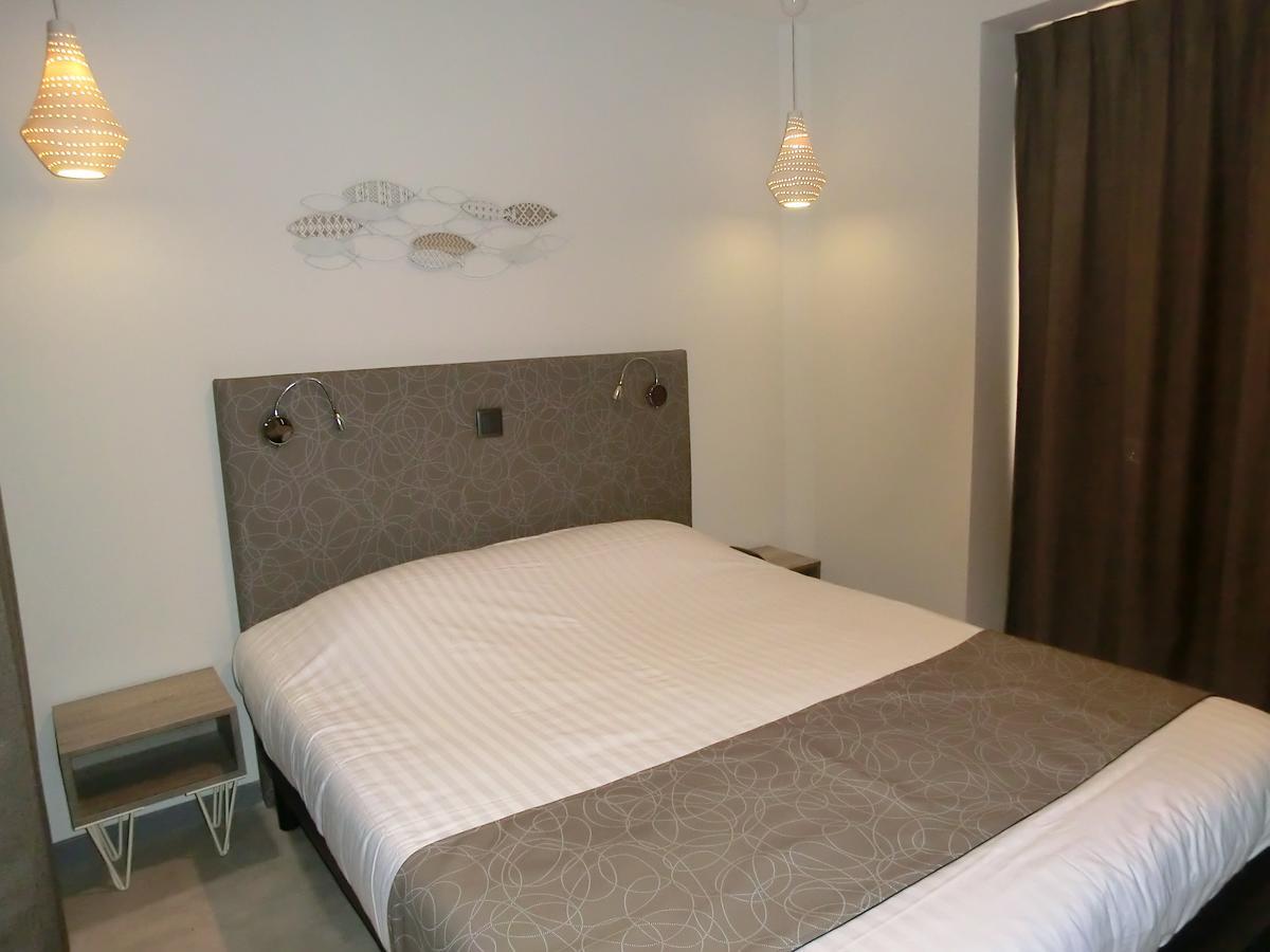 Hotel Sur Le Quai Пор-Вандр Экстерьер фото
