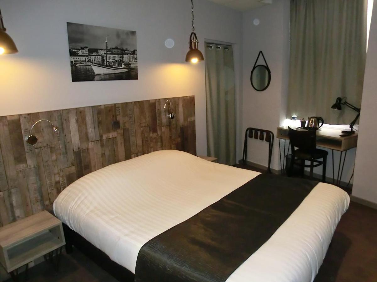 Hotel Sur Le Quai Пор-Вандр Экстерьер фото
