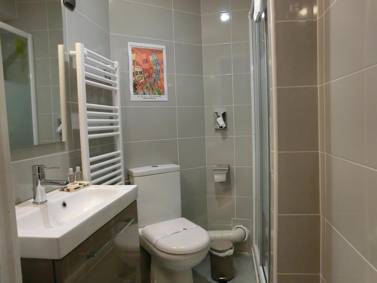 Hotel Sur Le Quai Пор-Вандр Экстерьер фото